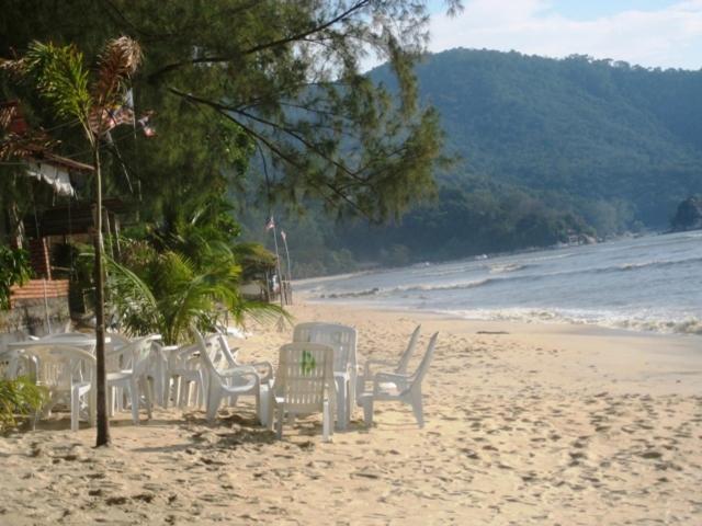 Et Budget Guest House Batu Feringgi Exteriér fotografie